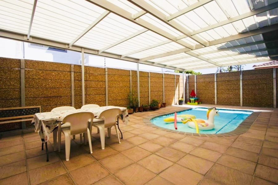 5 Bedroom Property for Sale in Parklands Western Cape